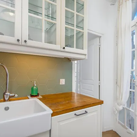 Garavan, Paradis Face A La