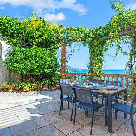 Garavan, Paradis Face A La Сasa de vacaciones *