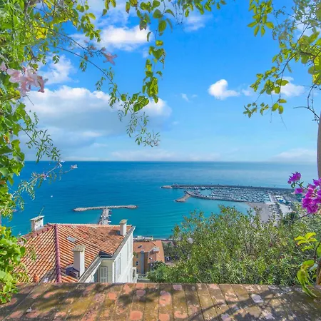 Сasa de vacaciones Garavan, Paradis Face A La *