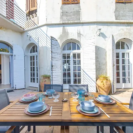 Garavan, Paradis Face A La מנטון